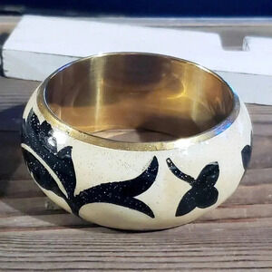 Artsy India Enamel Black Cream Lotus Flower Mindfulness Zen Bangle Bracelet